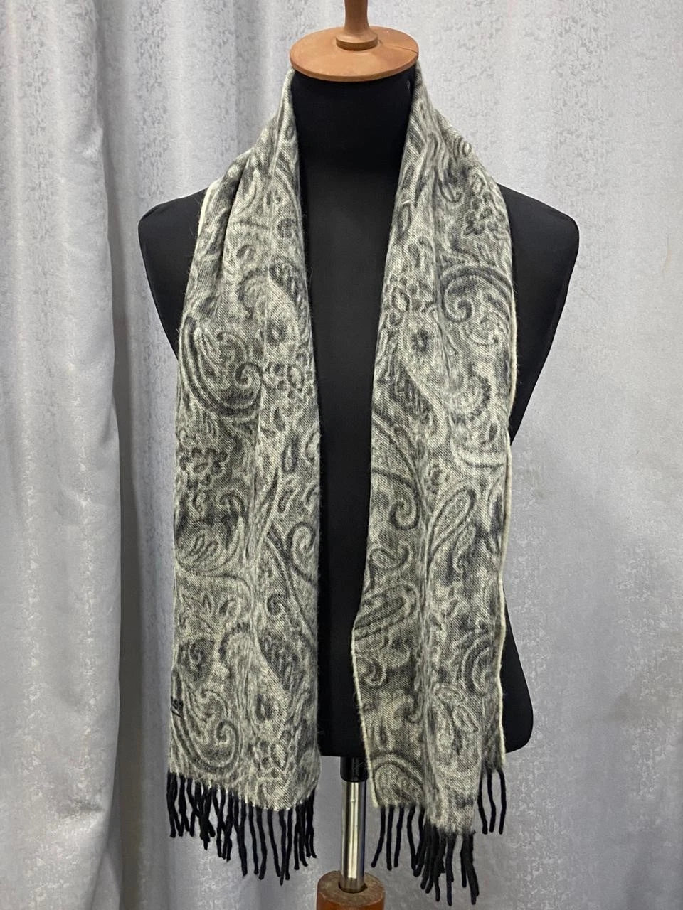 Vintage Renoma Paris Paisley Scarf 75% Lambswool 25% Angora Made in Scotland
