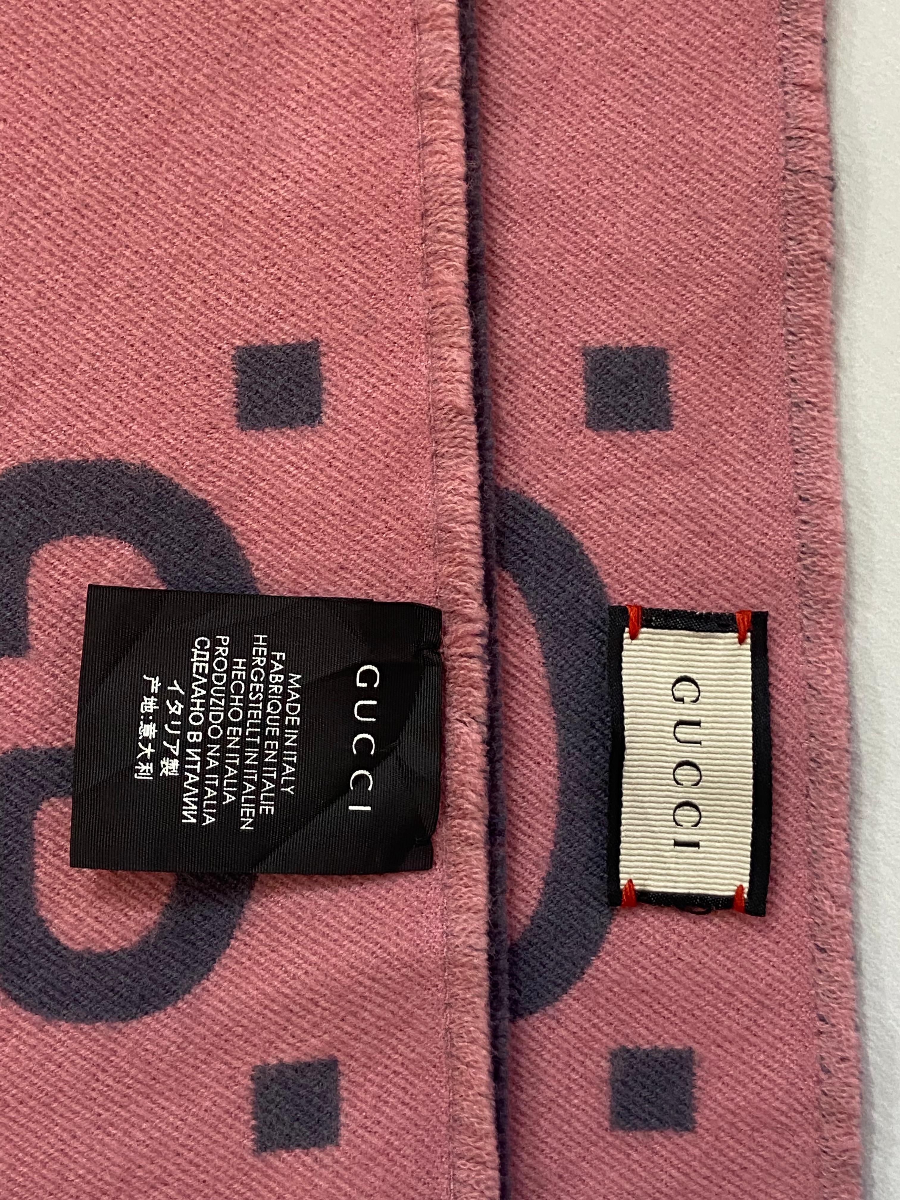 Gucci Reversible GG Monogram Jacquard Wool Scarf - Graphite Grey & Pink