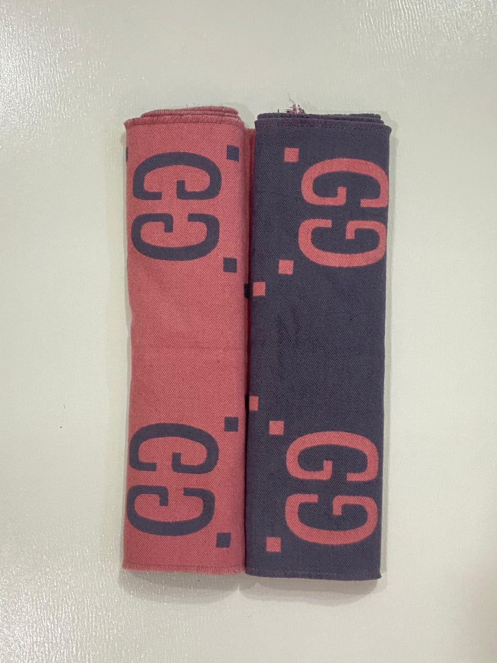 Gucci Reversible GG Monogram Jacquard Wool Scarf - Graphite Grey & Pink