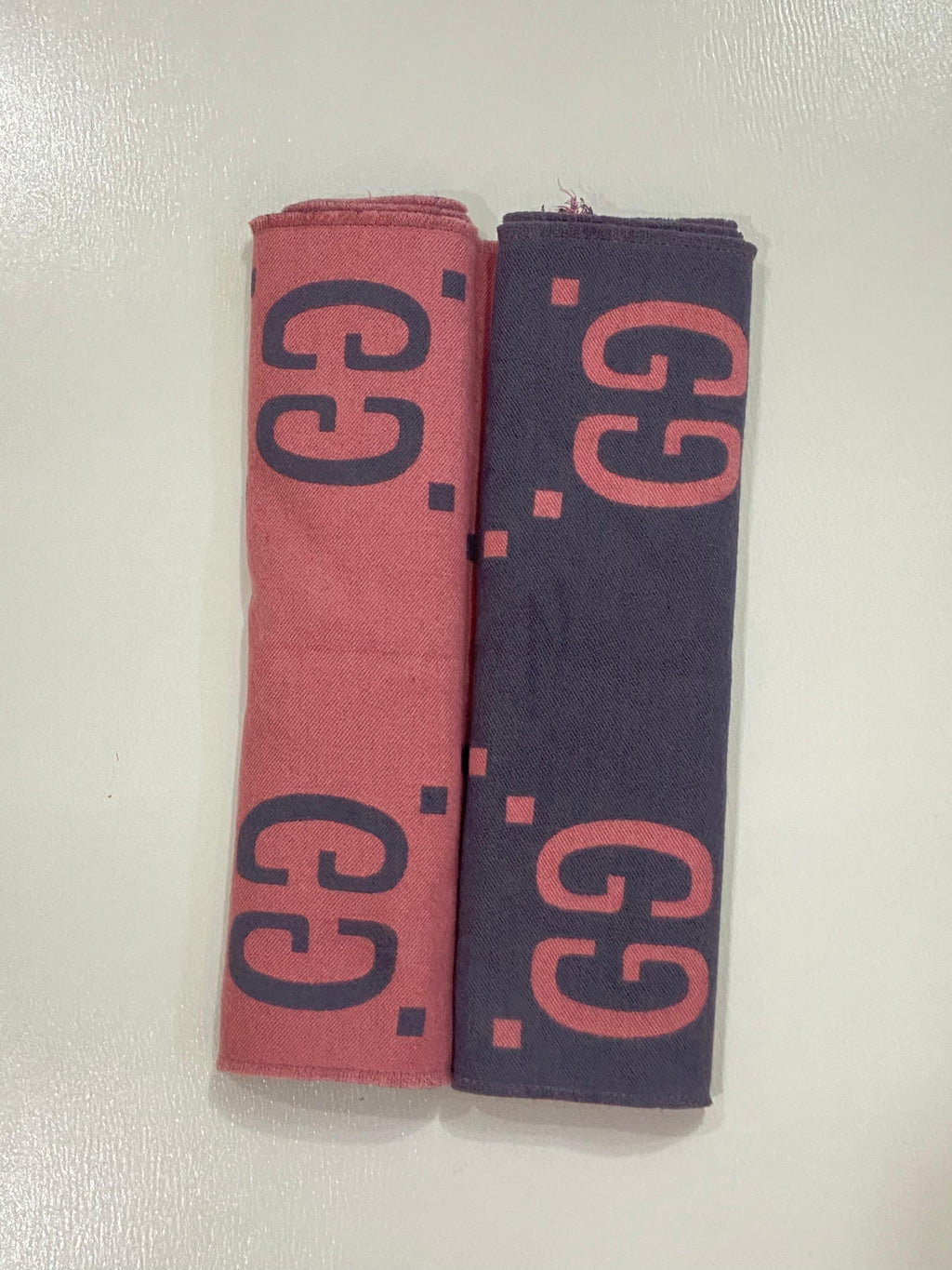 Gucci Reversible GG Monogram Jacquard Wool Scarf - Graphite Grey & Pink