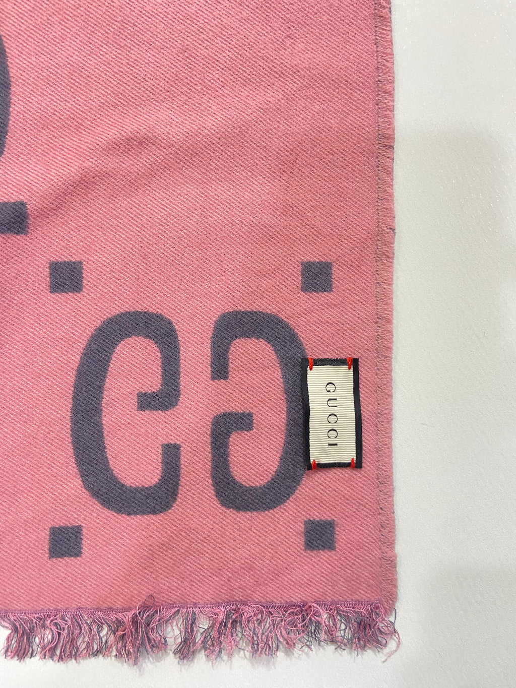 Gucci Reversible GG Monogram Jacquard Wool Scarf - Graphite Grey & Pink