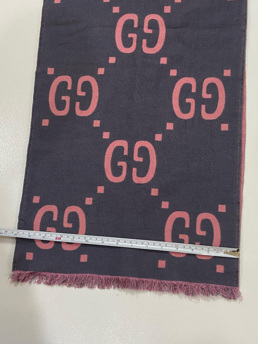 Gucci Reversible GG Monogram Jacquard Wool Scarf - Graphite Grey & Pink