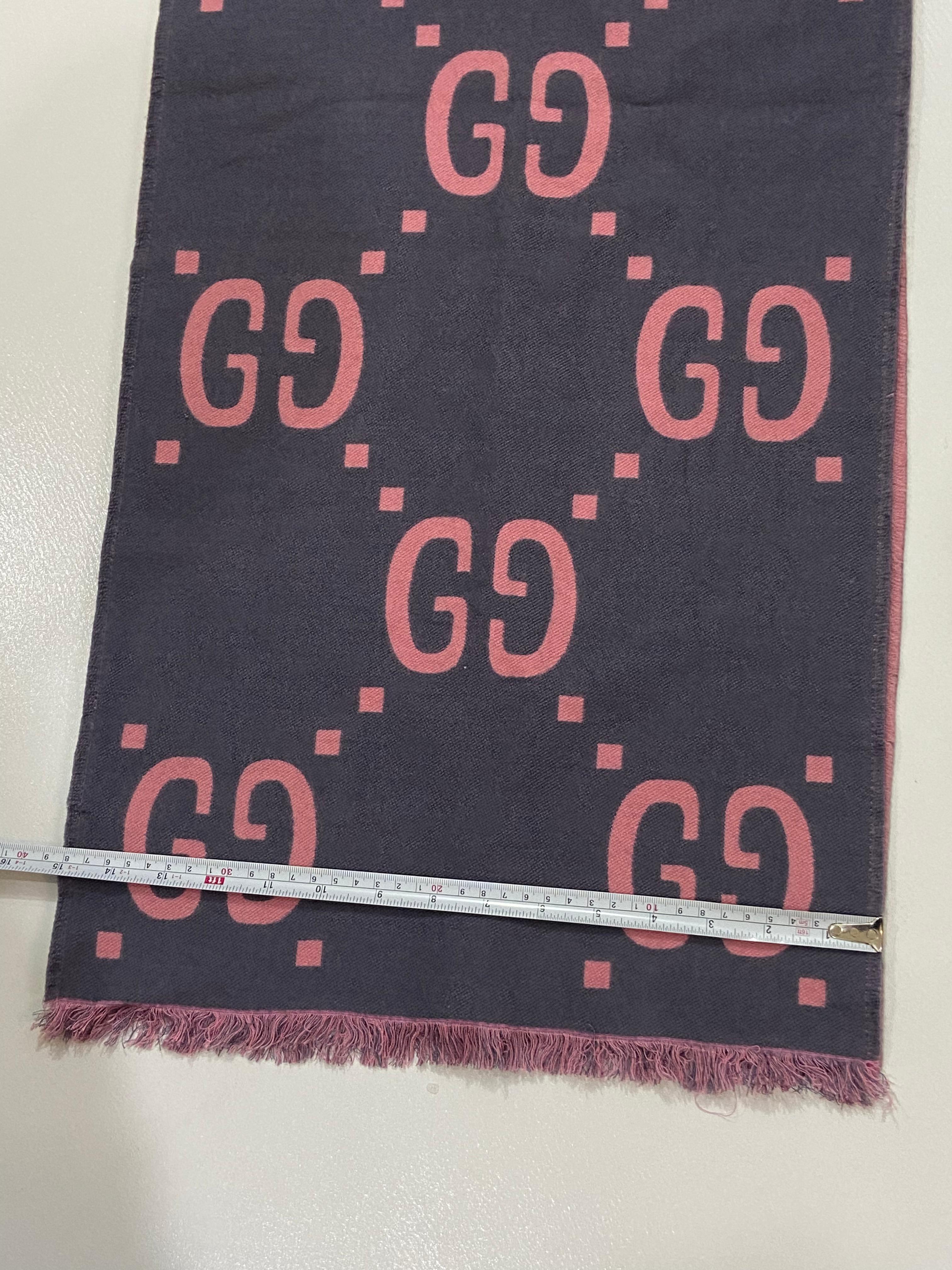 Gucci Reversible GG Monogram Jacquard Wool Scarf - Graphite Grey & Pink