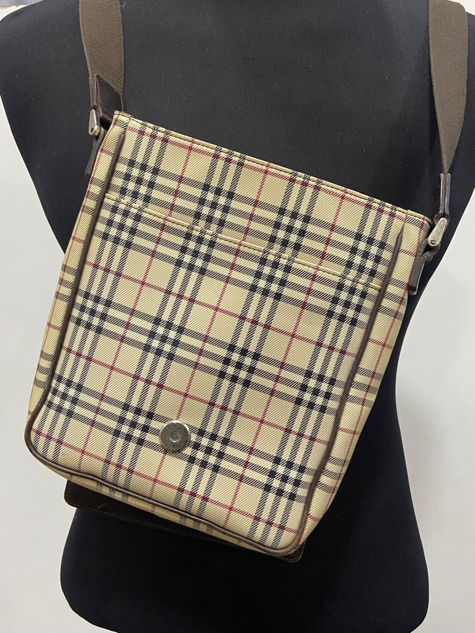 Burberry Vintage Nova Check Logo Plate Crossbody Bag – Beige & Brown