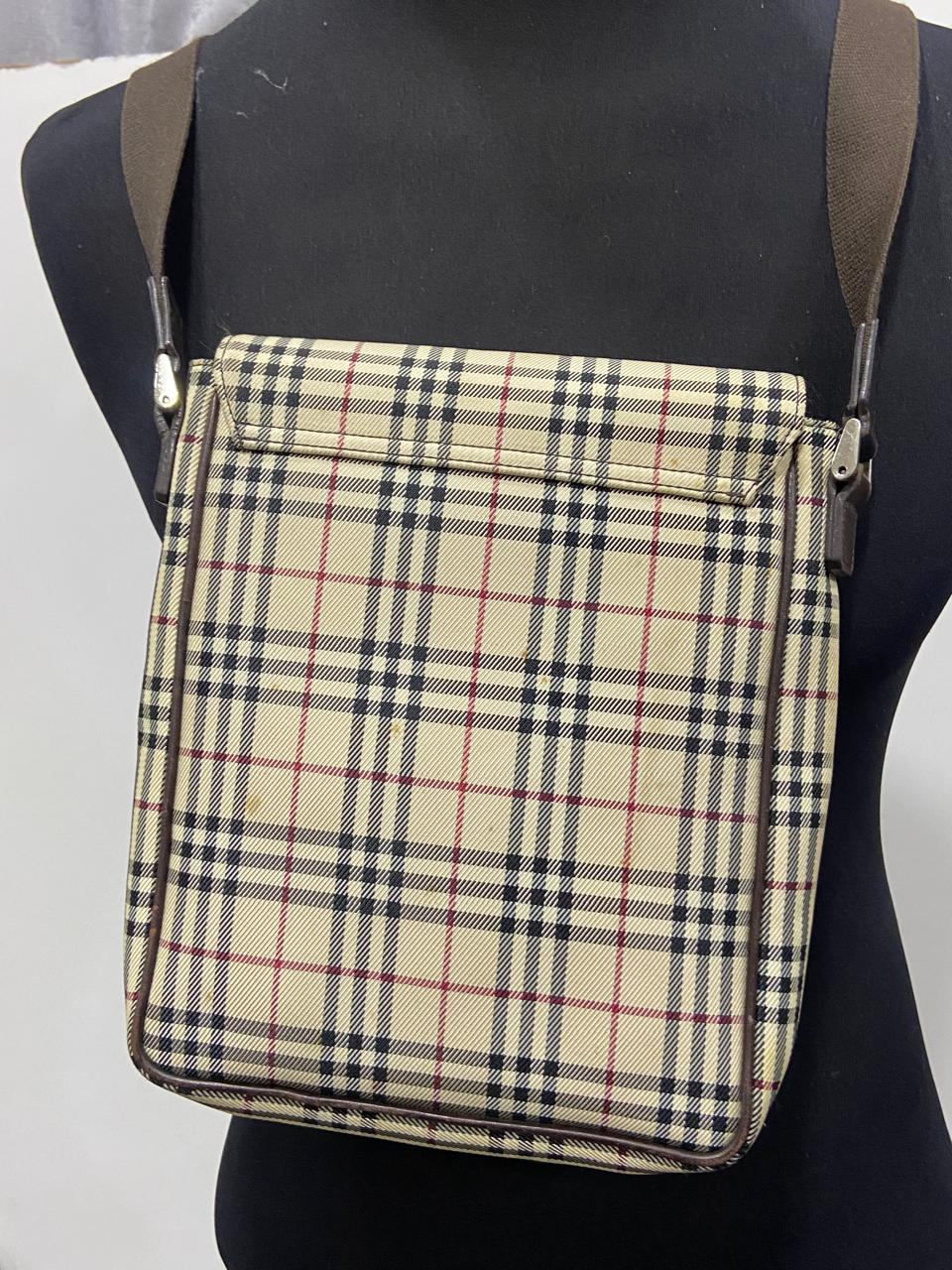 Burberry Vintage Nova Check Logo Plate Crossbody Bag – Beige & Brown