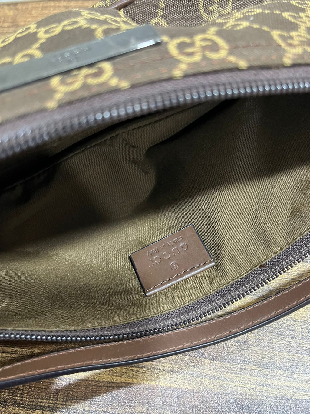 Vintage Gucci GG Monogram Canvas Boat Pochette Shoulder Bag Brown 039-1103