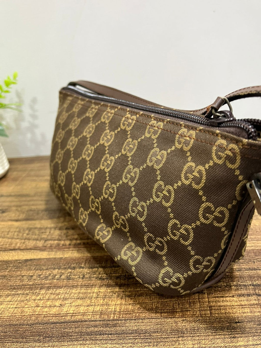 Vintage Gucci GG Monogram Canvas Boat Pochette Shoulder Bag Brown 039-1103