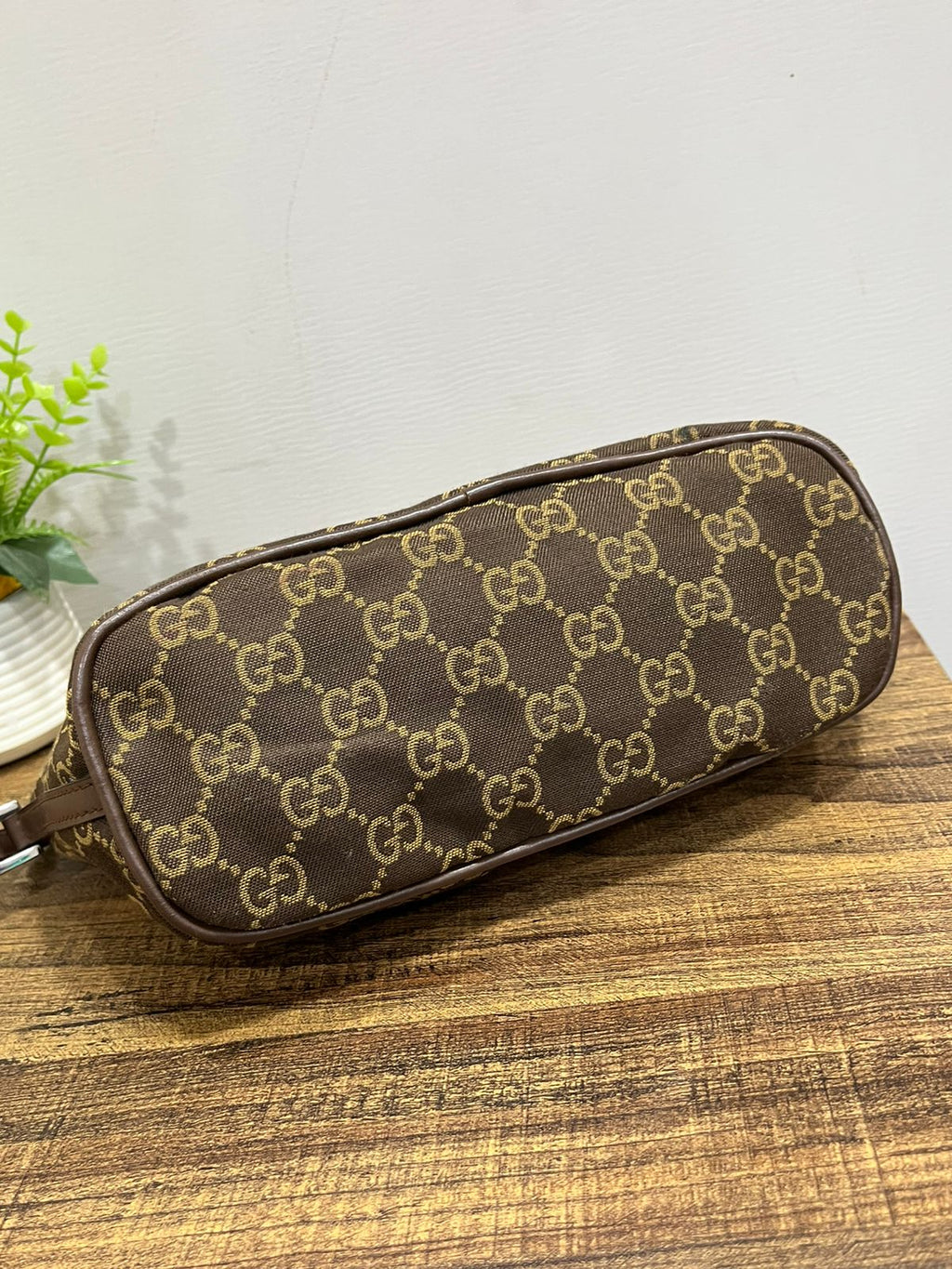 Vintage Gucci GG Monogram Canvas Boat Pochette Shoulder Bag Brown 039-1103