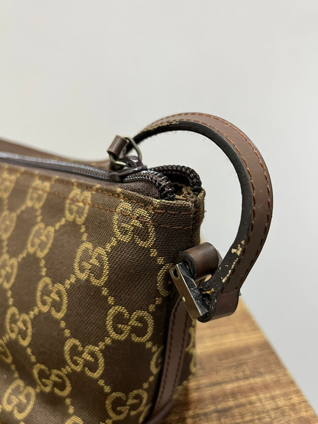 Vintage Gucci GG Monogram Canvas Boat Pochette Shoulder Bag Brown 039-1103