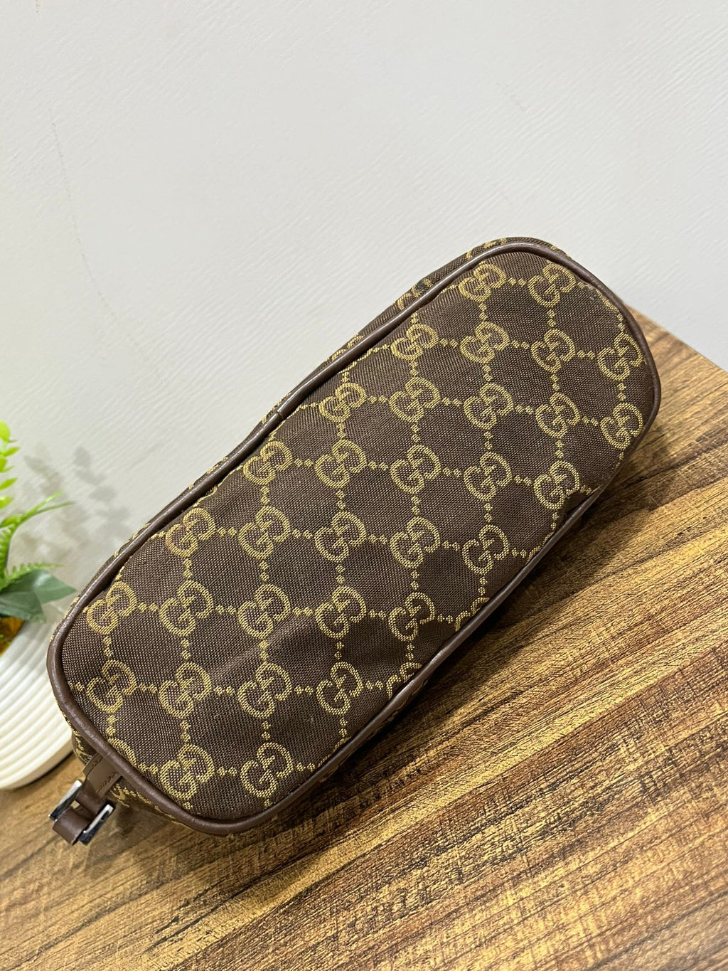 Vintage Gucci GG Monogram Canvas Boat Pochette Shoulder Bag Brown 039-1103