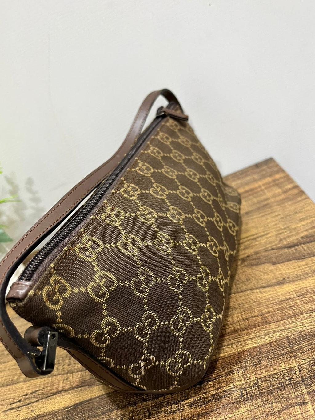 Vintage Gucci GG Monogram Canvas Boat Pochette Shoulder Bag Brown 039-1103
