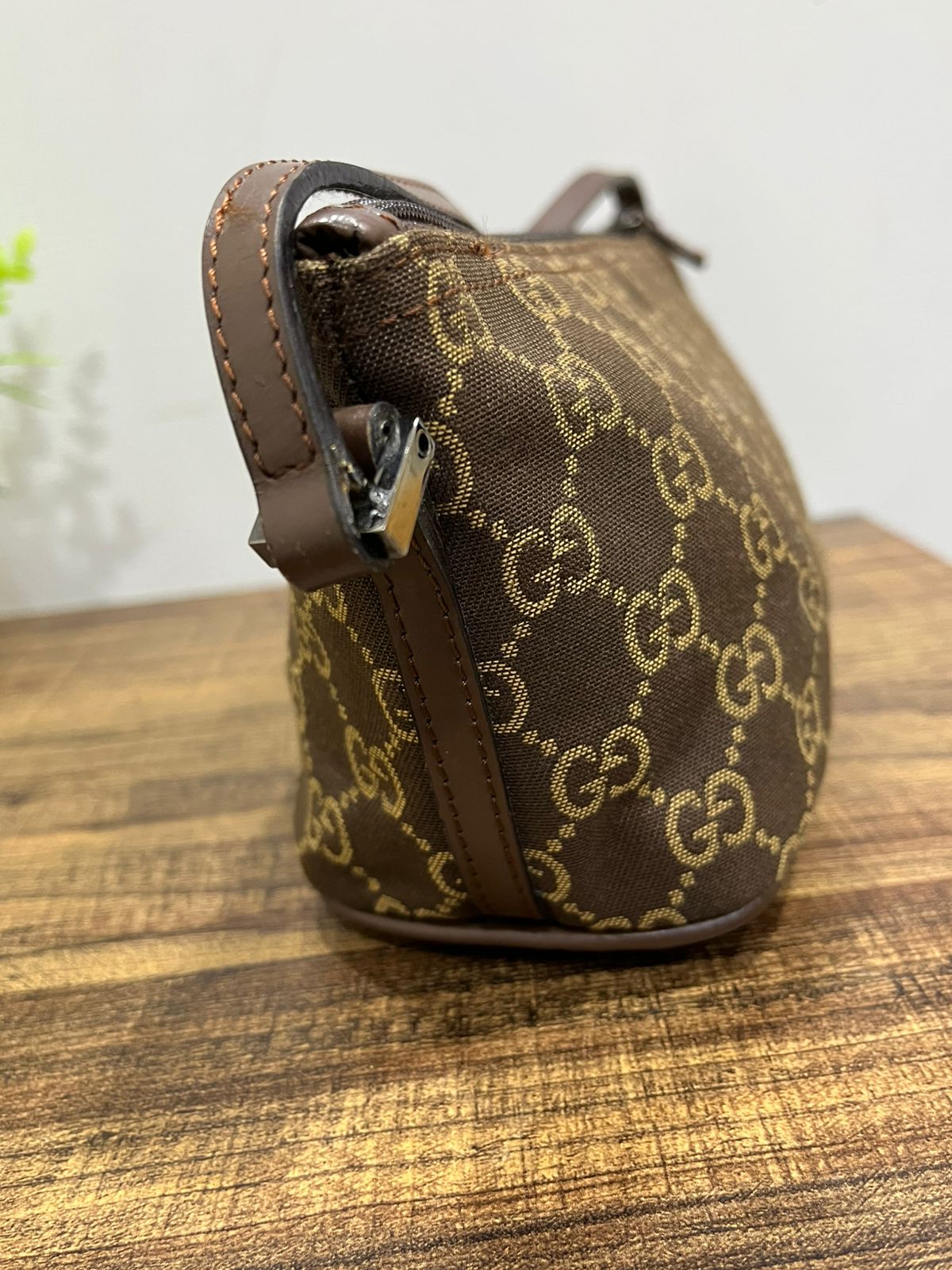 Vintage Gucci GG Monogram Canvas Boat Pochette Shoulder Bag Brown 039-1103