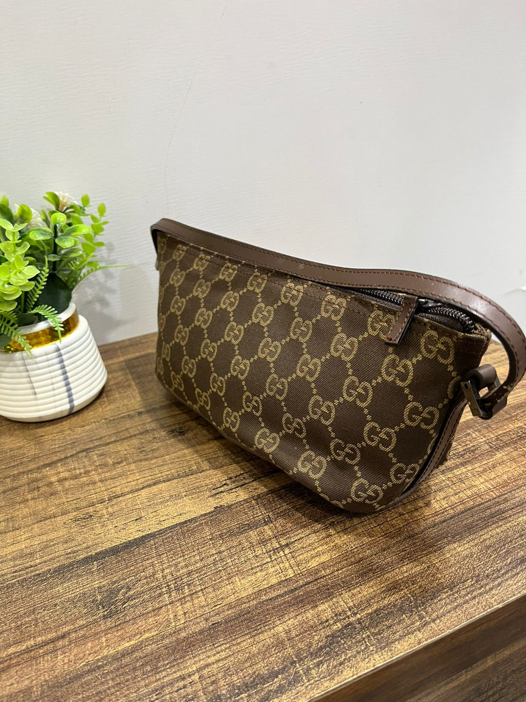 Vintage Gucci GG Monogram Canvas Boat Pochette Shoulder Bag Brown 039-1103