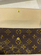 Louis Vuitton Monogram Dentelle Sarah Wallet Gold