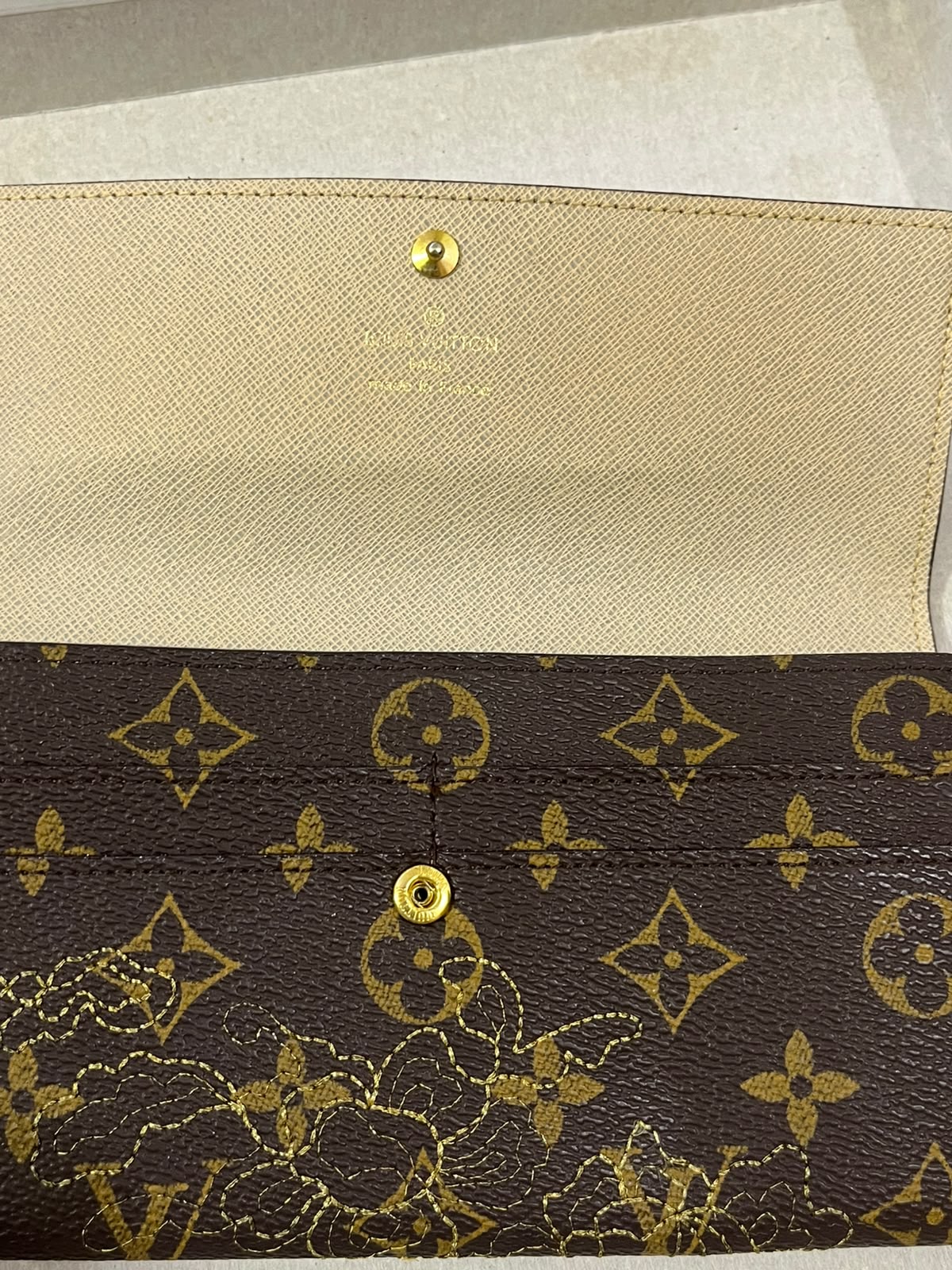 Louis Vuitton Monogram Dentelle Sarah Wallet Gold