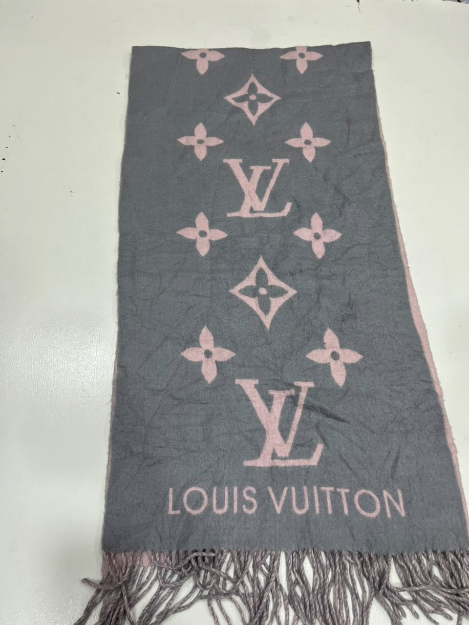 Louis Vuitton Reykjavik M71040 100% Cashmere Scarf Grey Pink