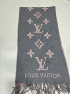 Louis Vuitton Reykjavik M71040 100% Cashmere Scarf Grey Pink