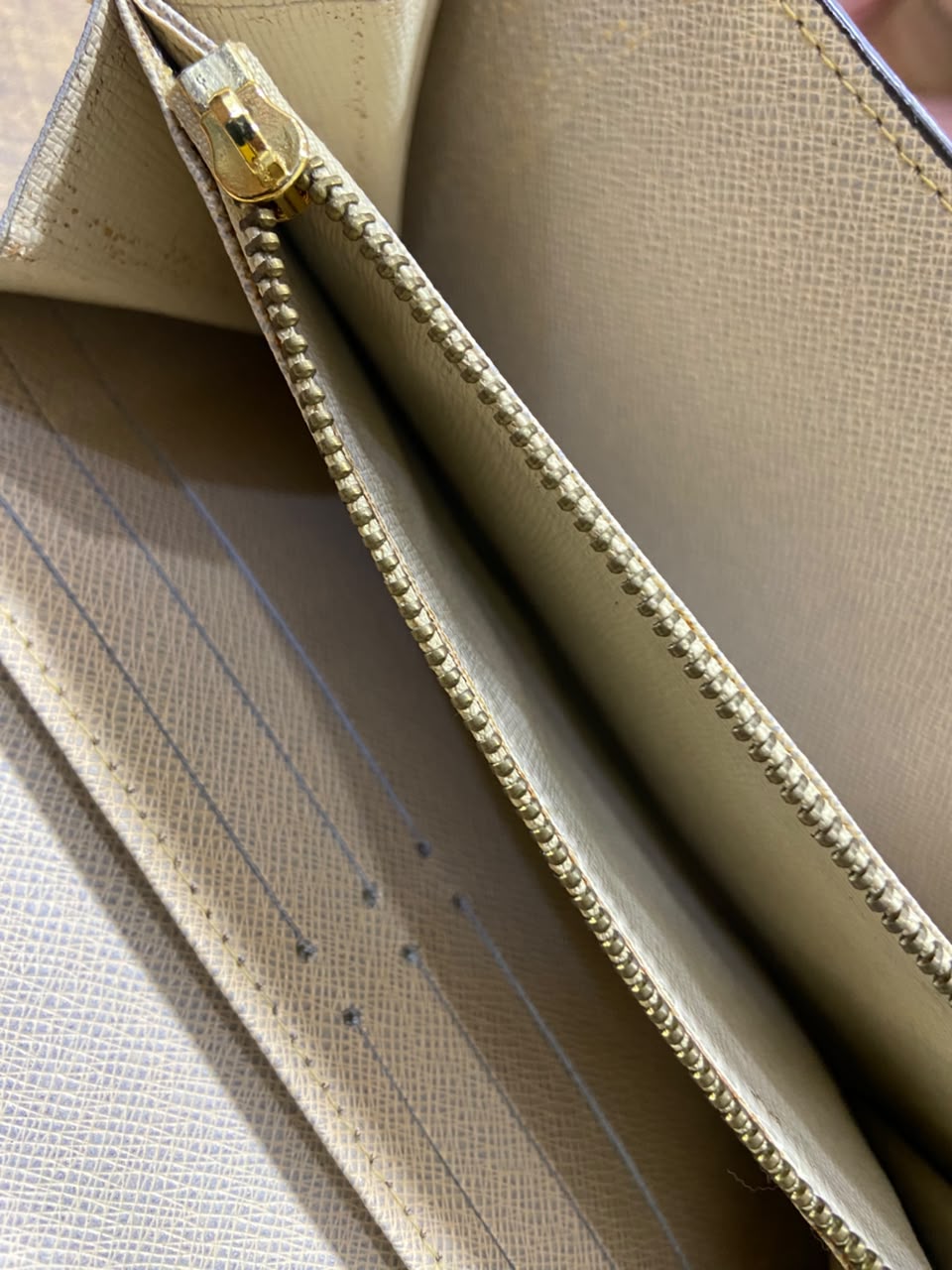 Louis Vuitton Monogram Dentelle Sarah Wallet Gold
