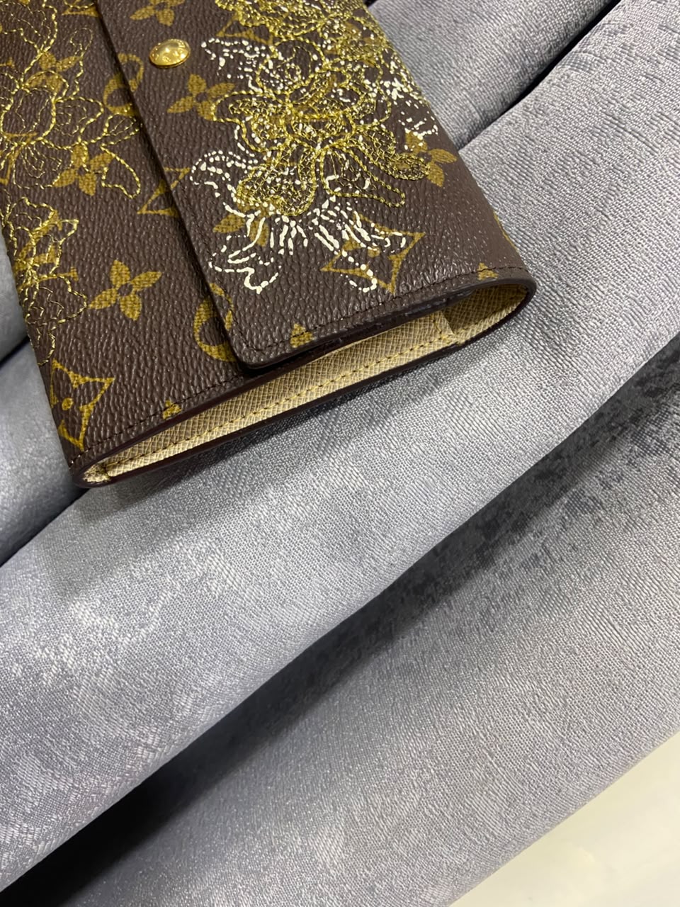 Louis Vuitton Monogram Dentelle Sarah Wallet Gold