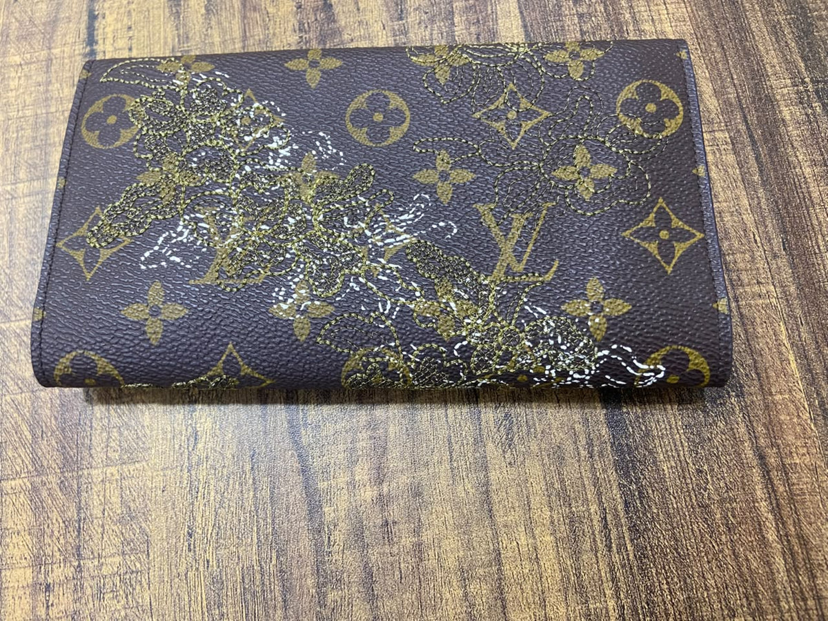 Louis Vuitton Monogram Dentelle Sarah Wallet Gold
