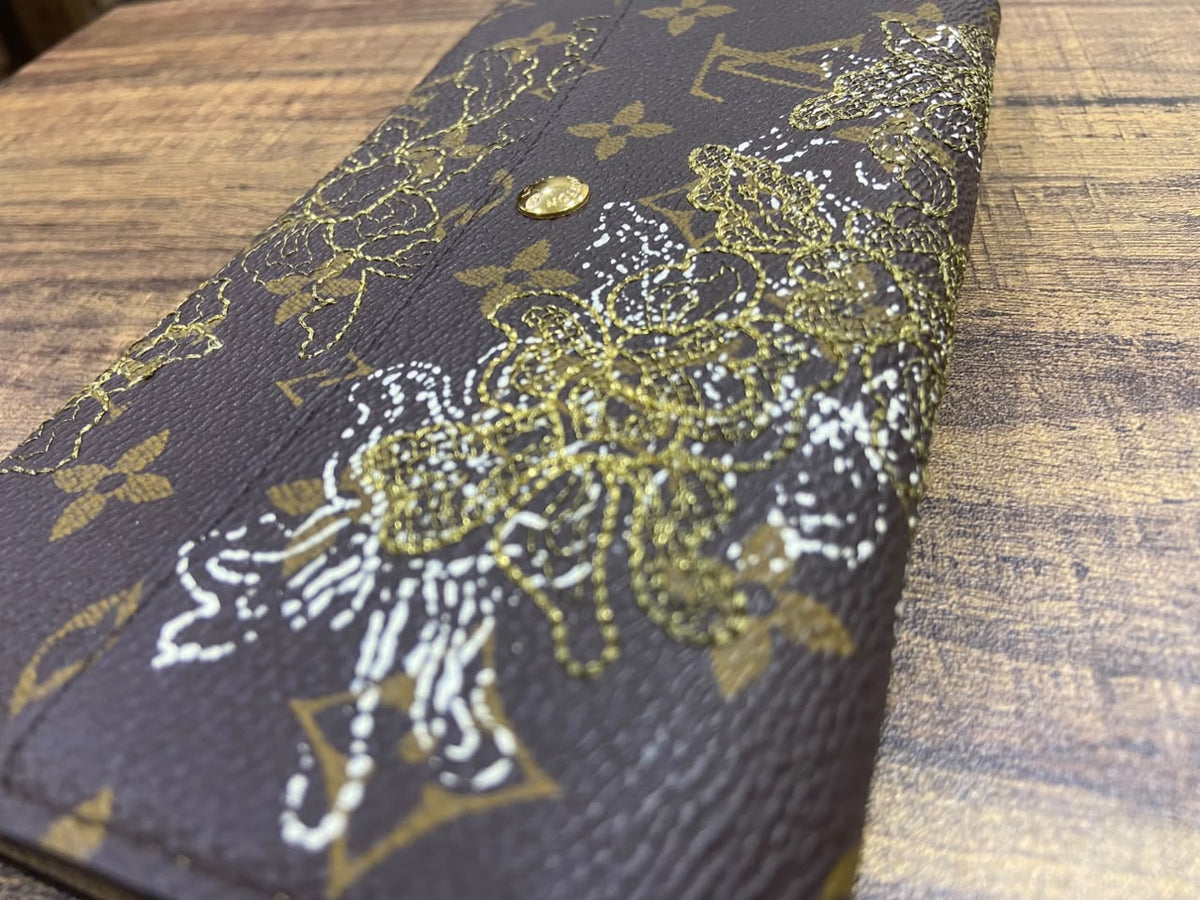 Louis Vuitton Monogram Dentelle Sarah Wallet Gold