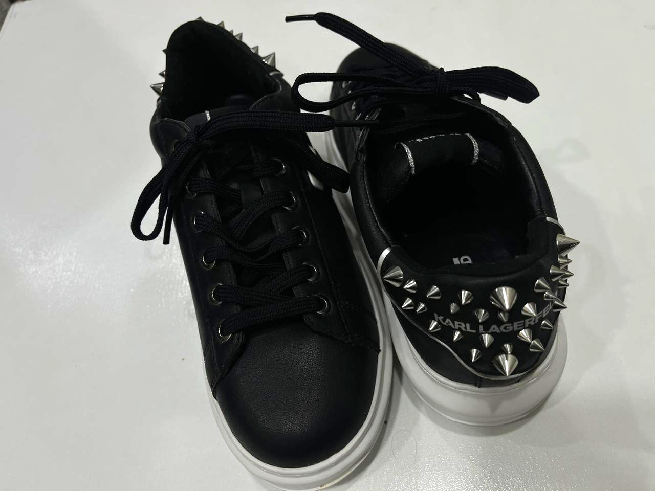 Karl Lagerfeld Kapri Stud Tab Low Sneakers Women Black White US 6 UK 4